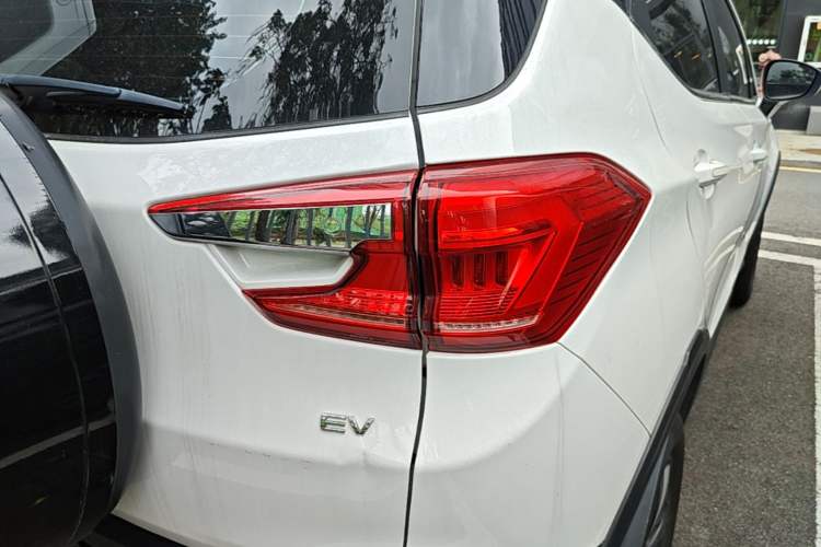 Used BYD Yuan New Energy 2019 EV360 Smart Connect Enjoyment Model Right Rear Taillight