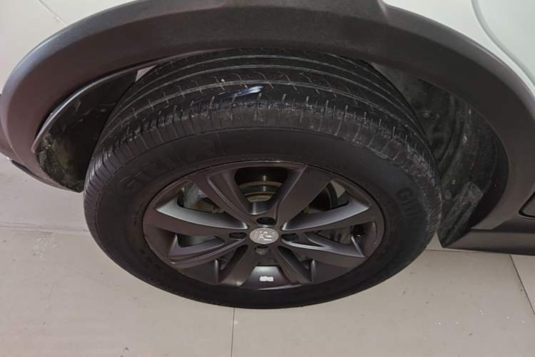 Used BYD Yuan New Energy 2019 EV360 Smart Connect Elite Model Right Rear Wheel Hub