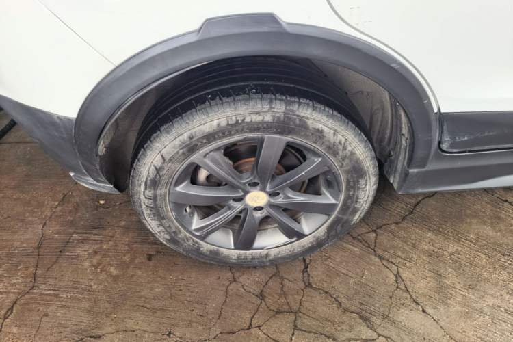 Used BYD Yuan New Energy 2019 EV360 Smart Connect Elite Model Right Rear Wheel Hub