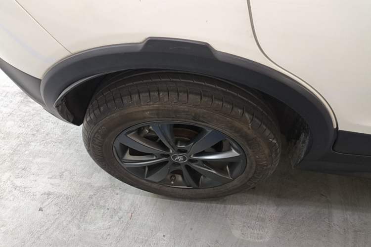 Used BYD Yuan New Energy 2019 EV535 Smart Connect Trendsetting Model Right Rear Wheel Hub