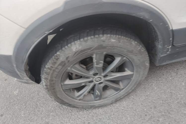 Used BYD Yuan New Energy 2019 EV535 Smart Connect Trendsetting Model Right Rear Wheel Hub