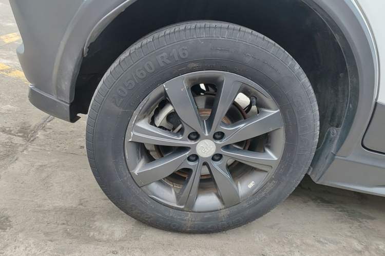 Used BYD Yuan New Energy 2019 EV360 Smart Connect Leading Model Right Rear Wheel Hub
