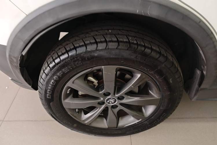 Used BYD Yuan New Energy 2019 EV535 Smart Connect Trendsetting Model Right Rear Wheel Hub