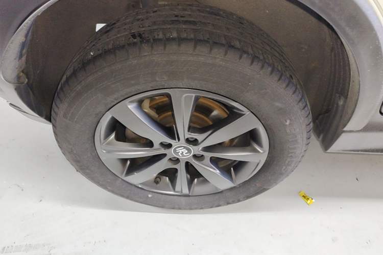 Used BYD Yuan New Energy 2019 EV535 Smart Connect Trendsetting Model Right Rear Wheel Hub