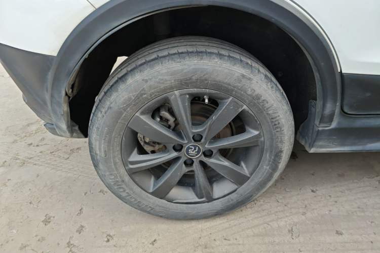 Used BYD Yuan New Energy 2019 EV535 Smart Connect Trendsetting Model Right Rear Wheel Hub