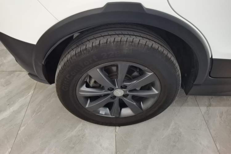 Used BYD Yuan New Energy 2019 EV360 Smart Connect Elite Model Right Rear Wheel Hub