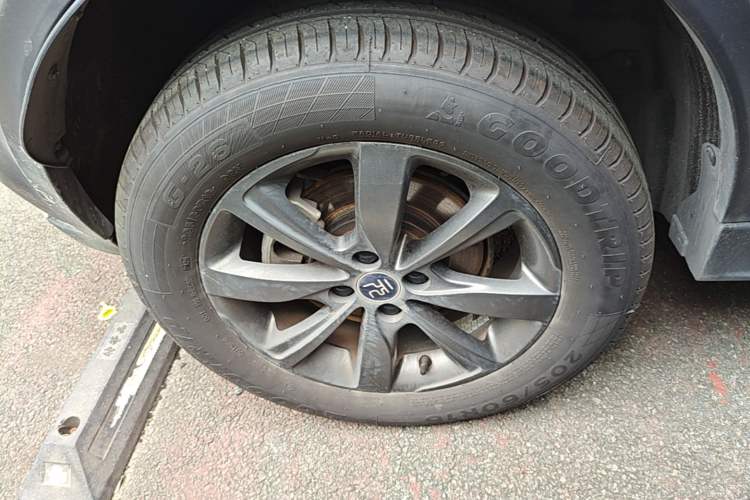 Used BYD Yuan New Energy 2019 EV360 Smart Connect Enjoyment Model Right Rear Wheel Hub
