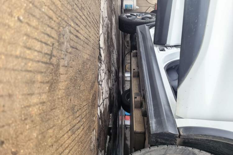 Used BYD Yuan New Energy 2019 EV360 Smart Connect Elite Model Right Side Sill