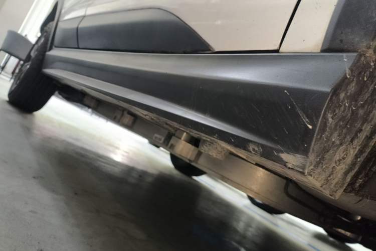 Used BYD Yuan New Energy 2019 EV535 Smart Connect Trendsetting Model Right Side Sill