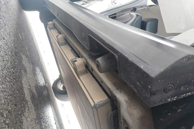 Used BYD Yuan New Energy 2019 EV360 Smart Connect Luxurious Model Right Side Sill