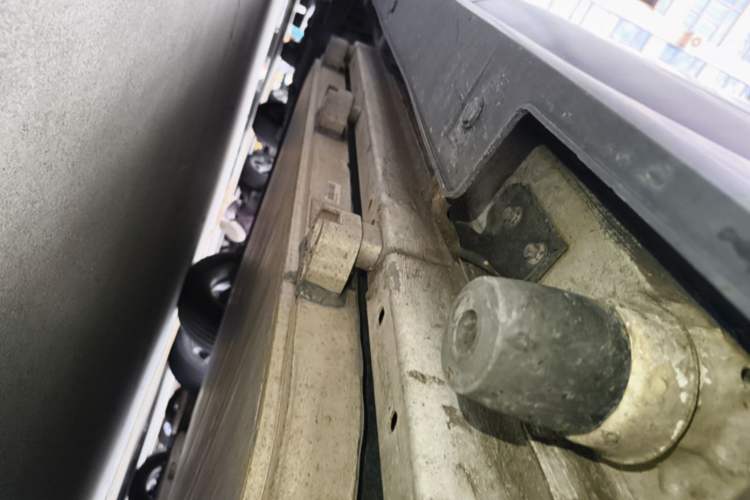 Used BYD Yuan New Energy 2019 EV535 Smart Connect Trendsetting Model Right Side Sill