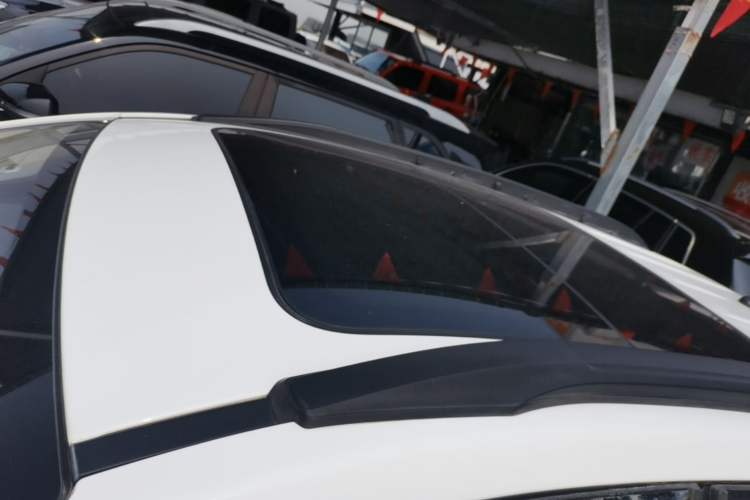 Used BYD Yuan New Energy 2019 EV360 Smart Connect Leading Model Roof