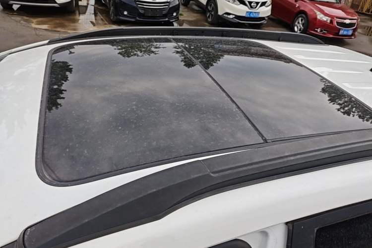 Used BYD Yuan New Energy 2019 EV360 Smart Connect Leading Model Roof