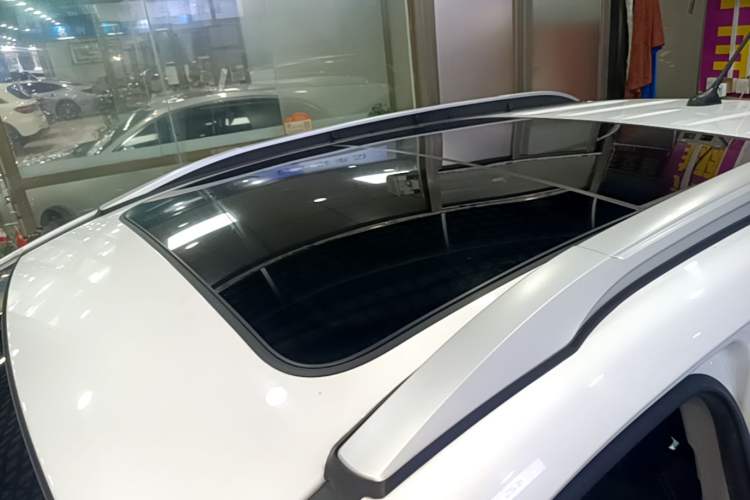 Used BYD Yuan New Energy 2019 EV360 Smart Connect Enjoyment Model Roof