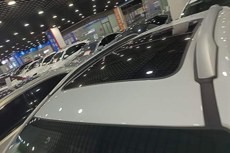 Used BYD Yuan New Energy 2019 EV360 Smart Connect Enjoyment Model Roof