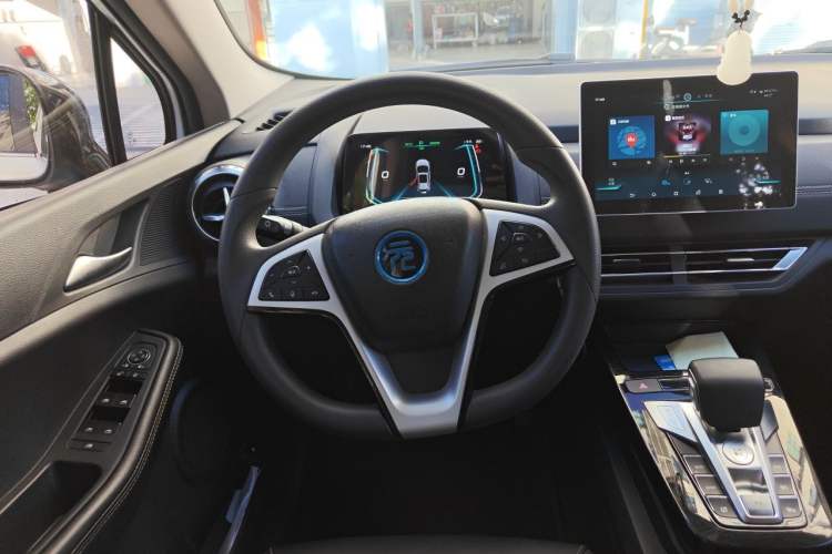 Used BYD Yuan New Energy 2019 EV535 Smart Connect Trendsetting Model Steering Wheel