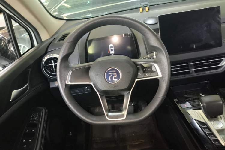 Used BYD Yuan New Energy 2019 EV535 Smart Connect Trendsetting Model Steering Wheel