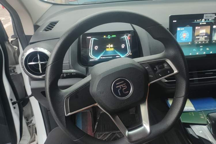 Used BYD Yuan New Energy 2019 EV535 Smart Connect Trendsetting Model Steering Wheel