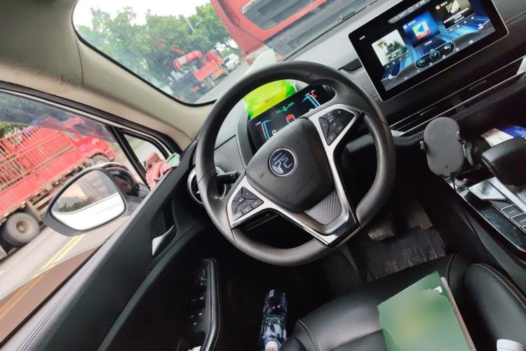 Used BYD Yuan New Energy 2019 EV360 Smart Connect Luxurious Model Steering Wheel