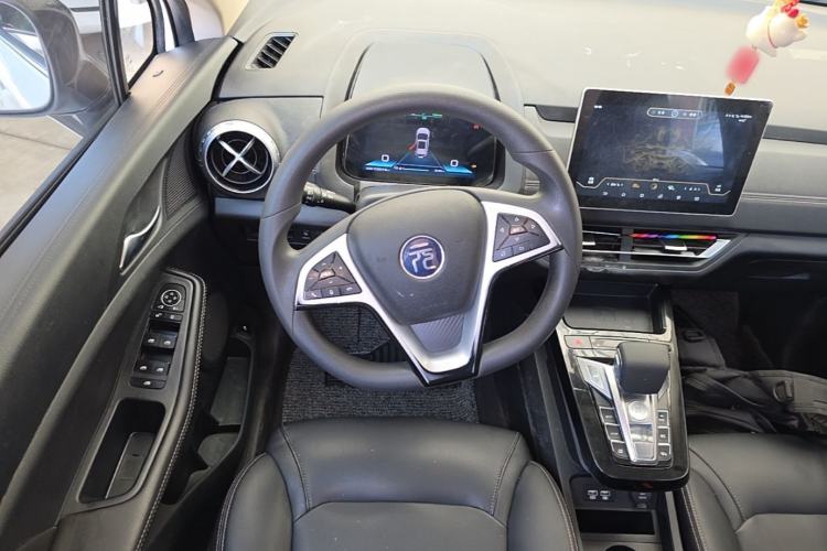 Used BYD Yuan New Energy 2019 EV360 Smart Connect Luxurious Model Steering Wheel
