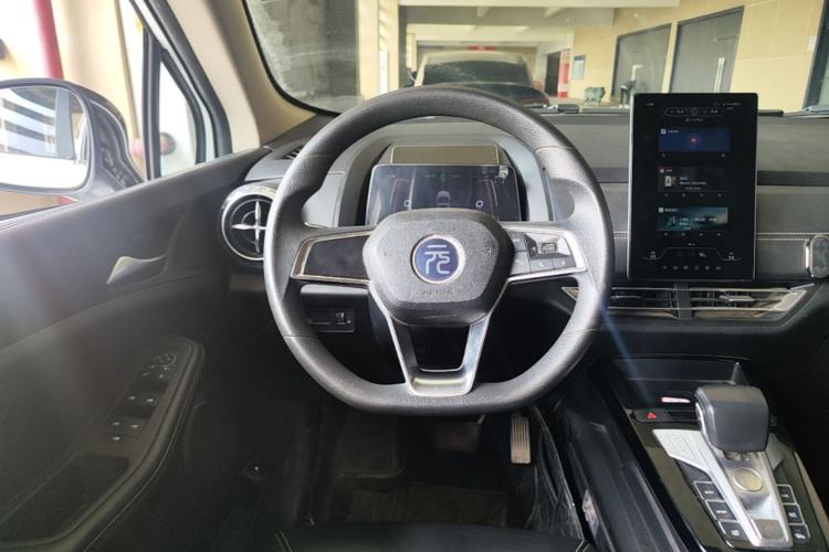 Used BYD Yuan New Energy 2019 EV535 Smart Connect Trendsetting Model Steering Wheel