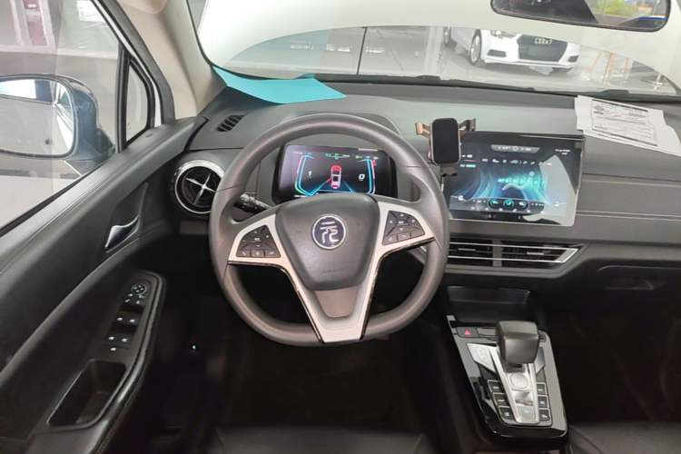 Used BYD Yuan New Energy 2019 EV535 Smart Connect Trendsetting Model Steering Wheel