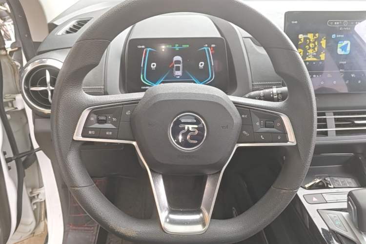 Used BYD Yuan New Energy 2019 EV360 Smart Connect Enjoyment Model Steering Wheel