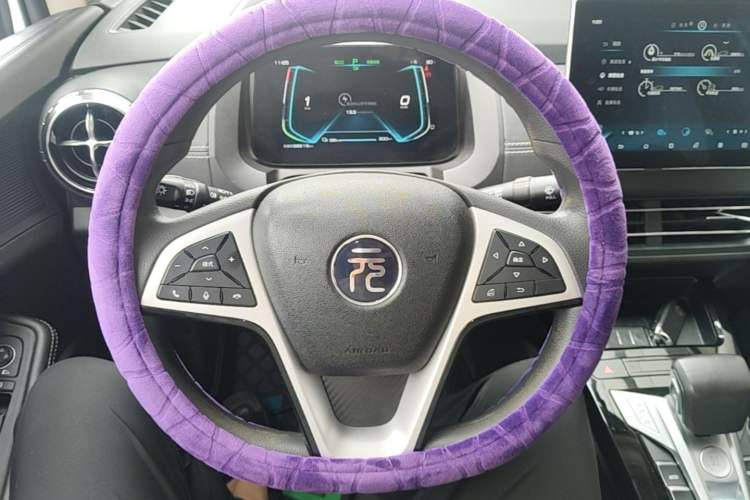Used BYD Yuan New Energy 2019 EV360 Smart Connect Luxurious Model Steering Wheel