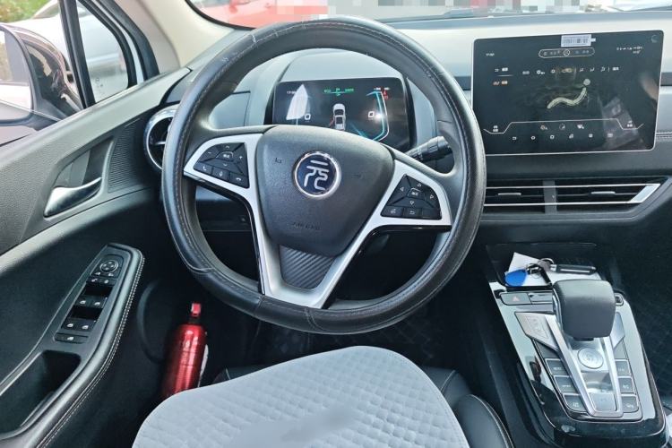Used BYD Yuan New Energy 2019 EV535 Smart Connect Trendsetting Model Steering Wheel