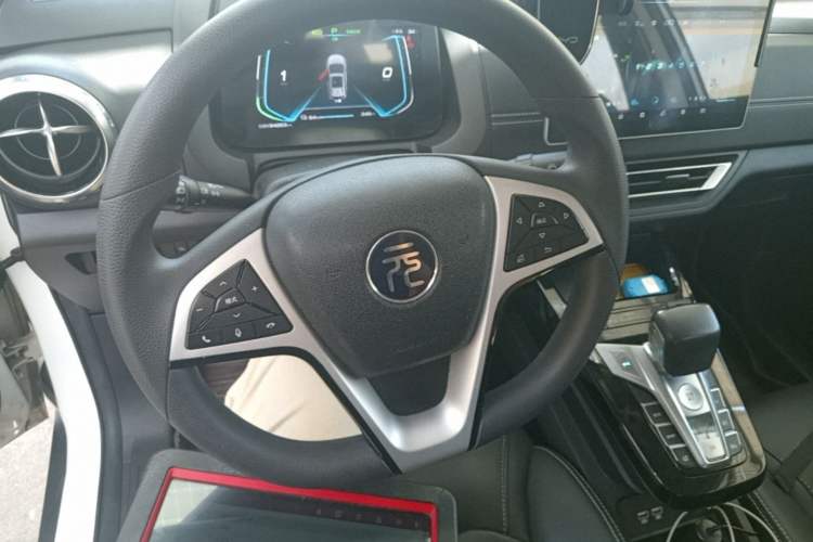 Used BYD Yuan New Energy 2019 EV535 Smart Connect Trendsetting Model Steering Wheel
