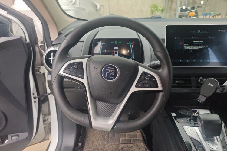Used BYD Yuan New Energy 2019 EV535 Smart Connect Trendsetting Model Steering Wheel