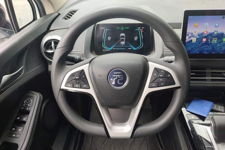 Used BYD Yuan New Energy 2019 EV535 Smart Connect Trendsetting Model Steering Wheel