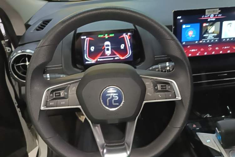 Used BYD Yuan New Energy 2019 EV360 Smart Connect Enjoyment Model Steering Wheel