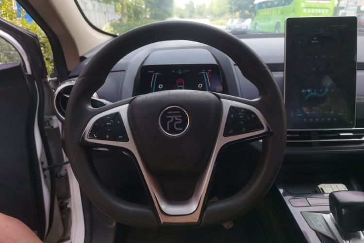 Used BYD Yuan New Energy 2019 EV360 Smart Connect Luxurious Model Steering Wheel