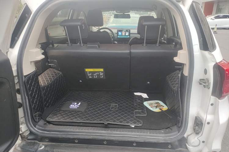 Used BYD Yuan New Energy 2019 EV535 Smart Connect Trendsetting Model Trunk