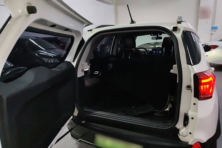 Used BYD Yuan New Energy 2019 EV360 Smart Connect Enjoyment Model Trunk