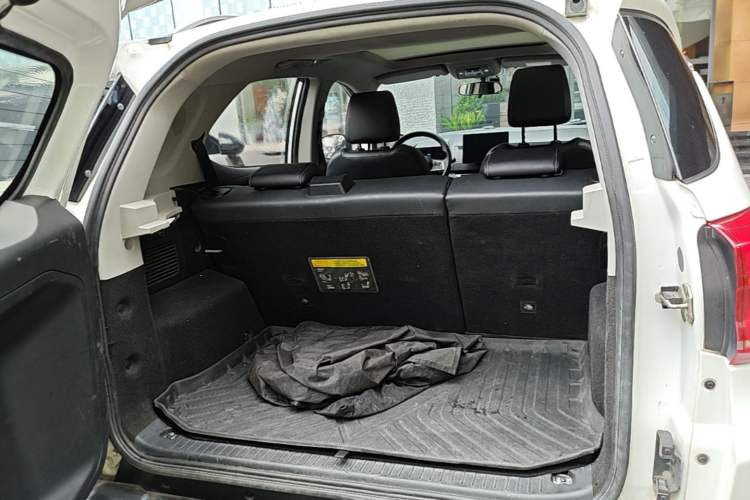 Used BYD Yuan New Energy 2019 EV360 Smart Connect Enjoyment Model Trunk