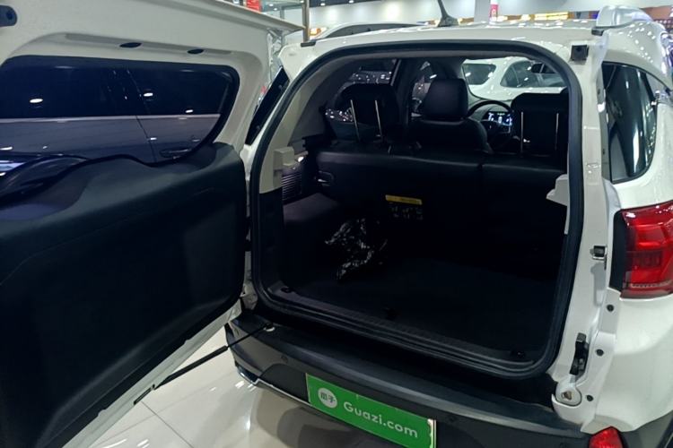 Used BYD Yuan New Energy 2019 EV360 Smart Connect Enjoyment Model Trunk
