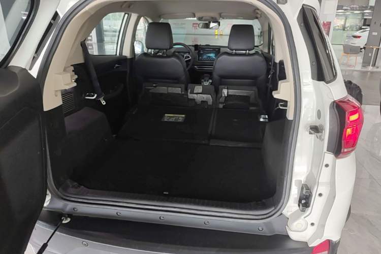 Used BYD Yuan New Energy 2019 EV535 Smart Connect Trendsetting Model Trunk