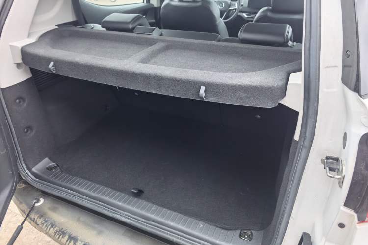 Used BYD Yuan New Energy 2019 EV360 Smart Connect Enjoyment Model Trunk