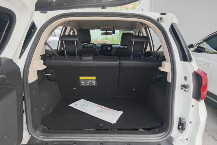Used BYD Yuan New Energy 2019 EV360 Smart Connect Luxurious Model Trunk