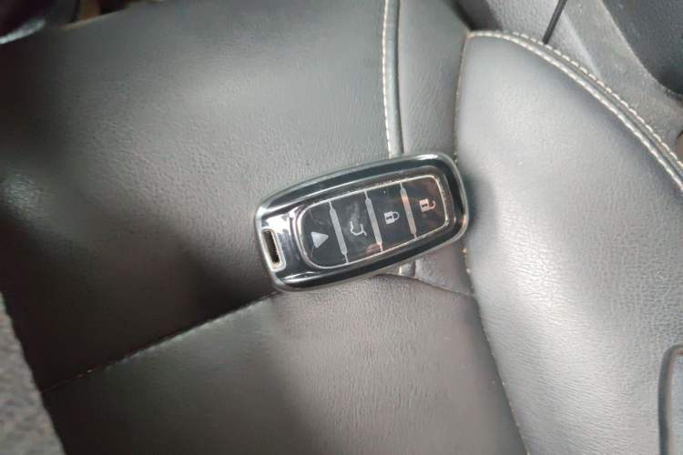 Used BYD Yuan New Energy 2019 EV360 Smart Connect Luxurious Model Vehicle Key
