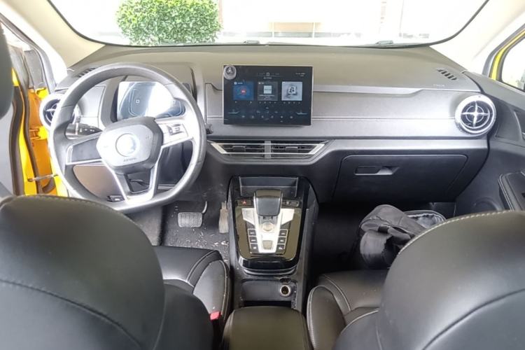 Used BYD Yuan New Energy 2019 EV535 Smart Connect Elite Model Center Console