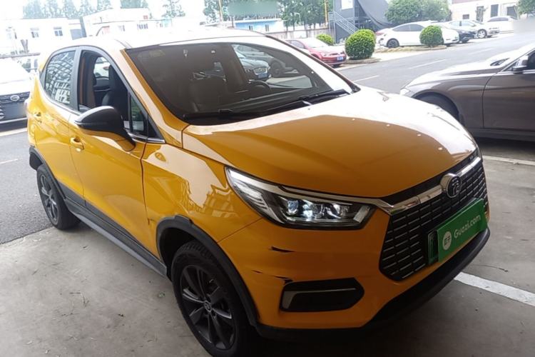 Used BYD Yuan New Energy 2019 EV535 Smart Connect Elite Model Front Right 45 Deg