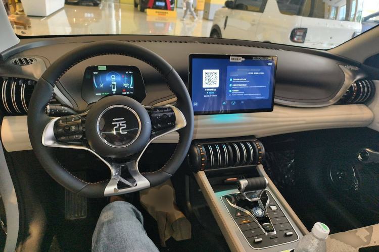 Used BYD Yuan PLUS 2024 Honor Edition 430KM Beyond Model Interior 2