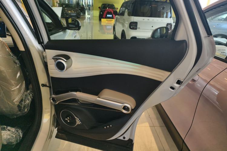 Used BYD Yuan PLUS 2024 Honor Edition 430KM Beyond Model Interior 6