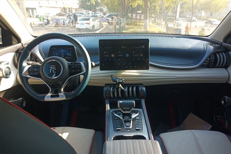 Used BYD Yuan PLUS 2022 510 km Flagship Version Interior 2