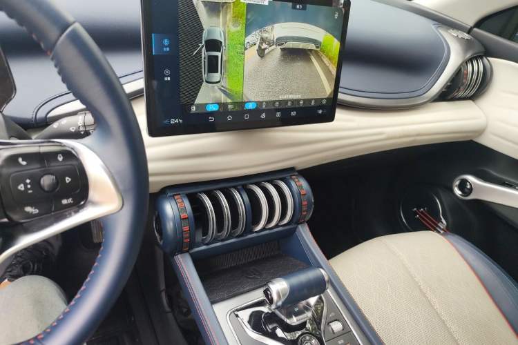 Used BYD Yuan PLUS 2022 510 km Flagship Version Audio And AC Panel