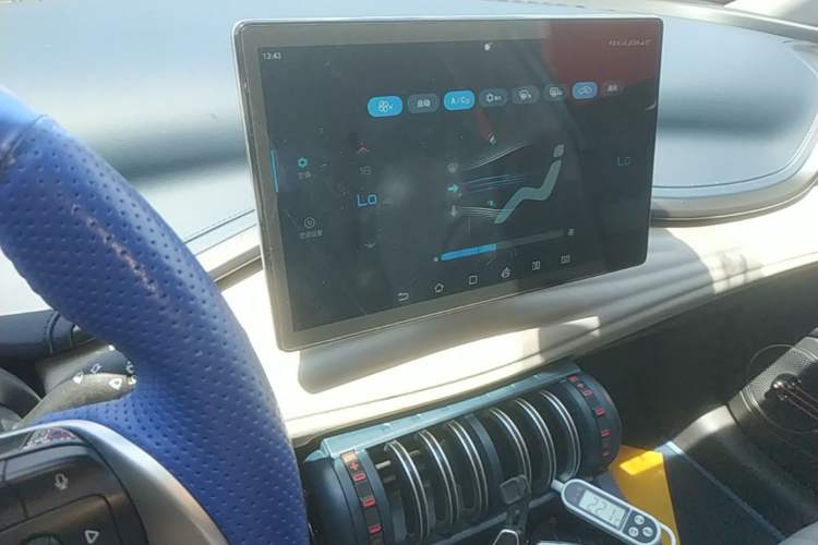 Used BYD Yuan PLUS 2022 430 km Luxury Version Audio And AC Panel