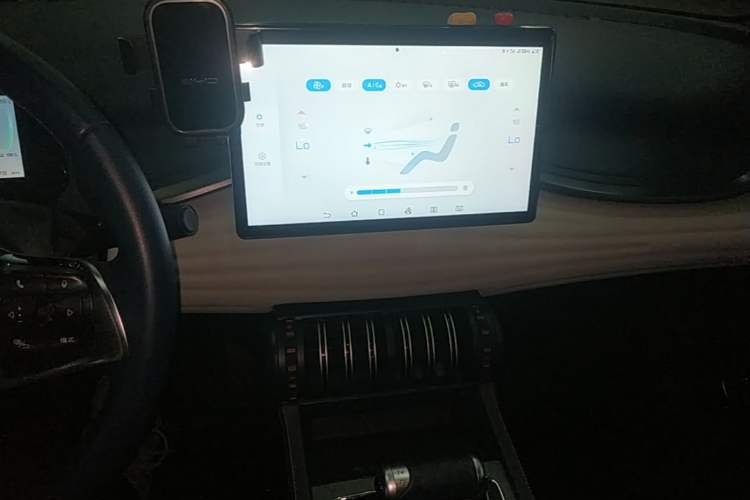 Used BYD Yuan PLUS 2022 510 km Flagship Version Audio And AC Panel